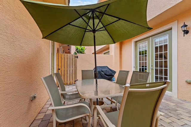 $585,000 | 113 Glencullen Circle, Jupiter, FL 33458