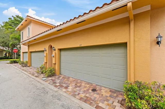 $585,000 | 113 Glencullen Circle, Jupiter, FL 33458