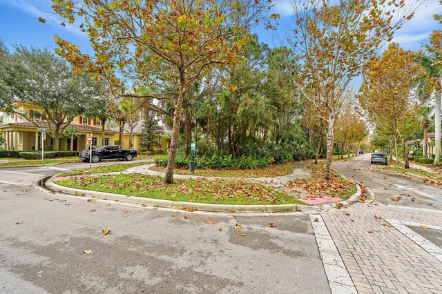 $585,000 | 113 Glencullen Circle, Jupiter, FL 33458