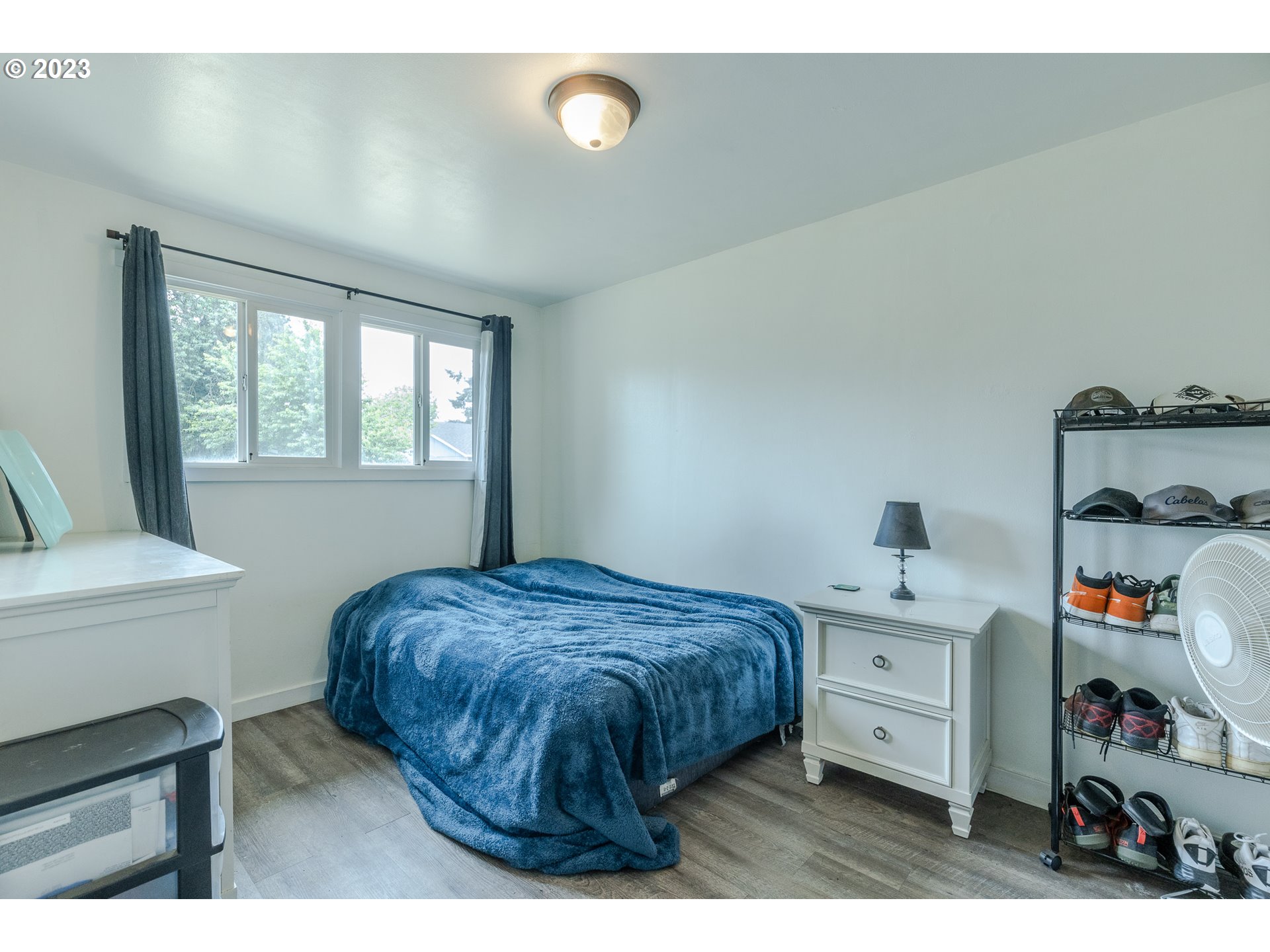 5119 E Street Springfield, OR 97478 - Photo 15 of 28 a bedroom with a bed and a closet