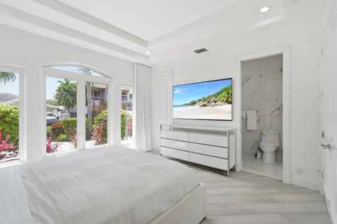 $5,995,000 | 5600 Coastal Drive, Boca Raton, FL 33487