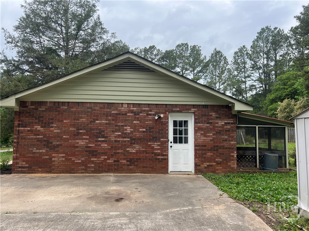 737 Beaverdam Road Winterville, GA 30683 - Photo 2 of 14 Side