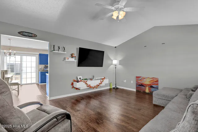 $1,600 | 106 Clint Mills Road, Maysville, NC 28555