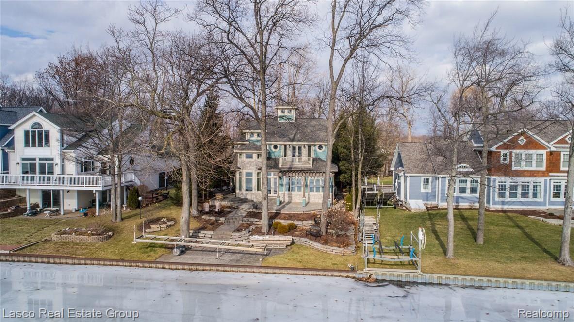 13319 Haddon Street Fenton, MI 48430 - Photo 3 of 15 DJI_0001.jpg