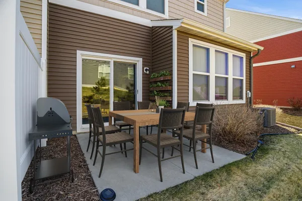 $425,000 | 5581 Yucca Lane North, Plymouth, MN 55446