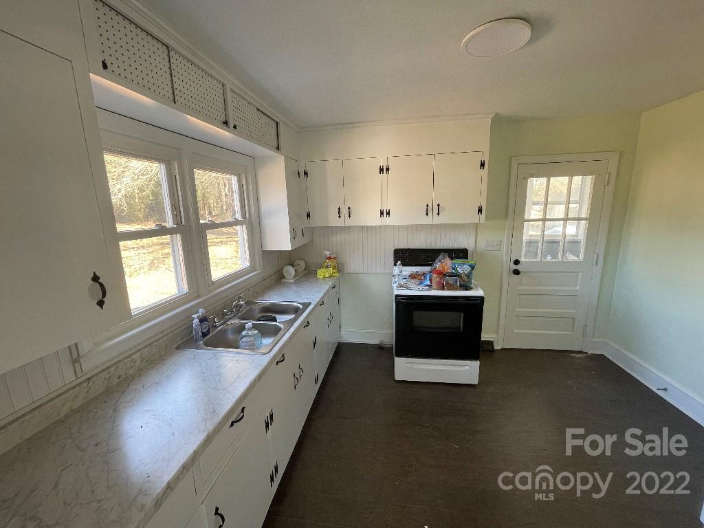 7716 Plott Road Charlotte, NC 28215 - Photo 3 of 6 Gallery Image 3