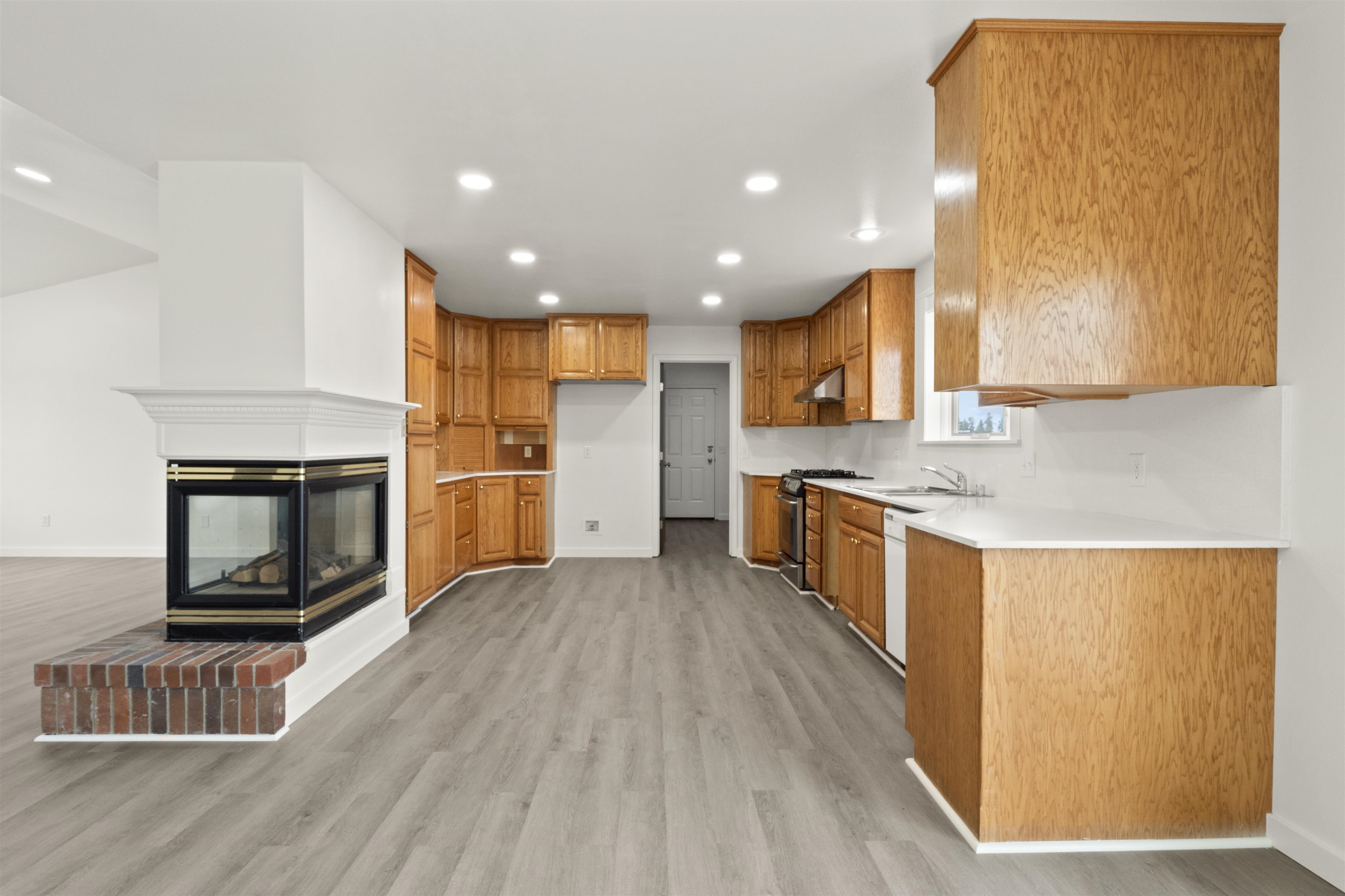 5704 West Garden Springs Road Spokane, WA 99224 - Photo 8 of 33