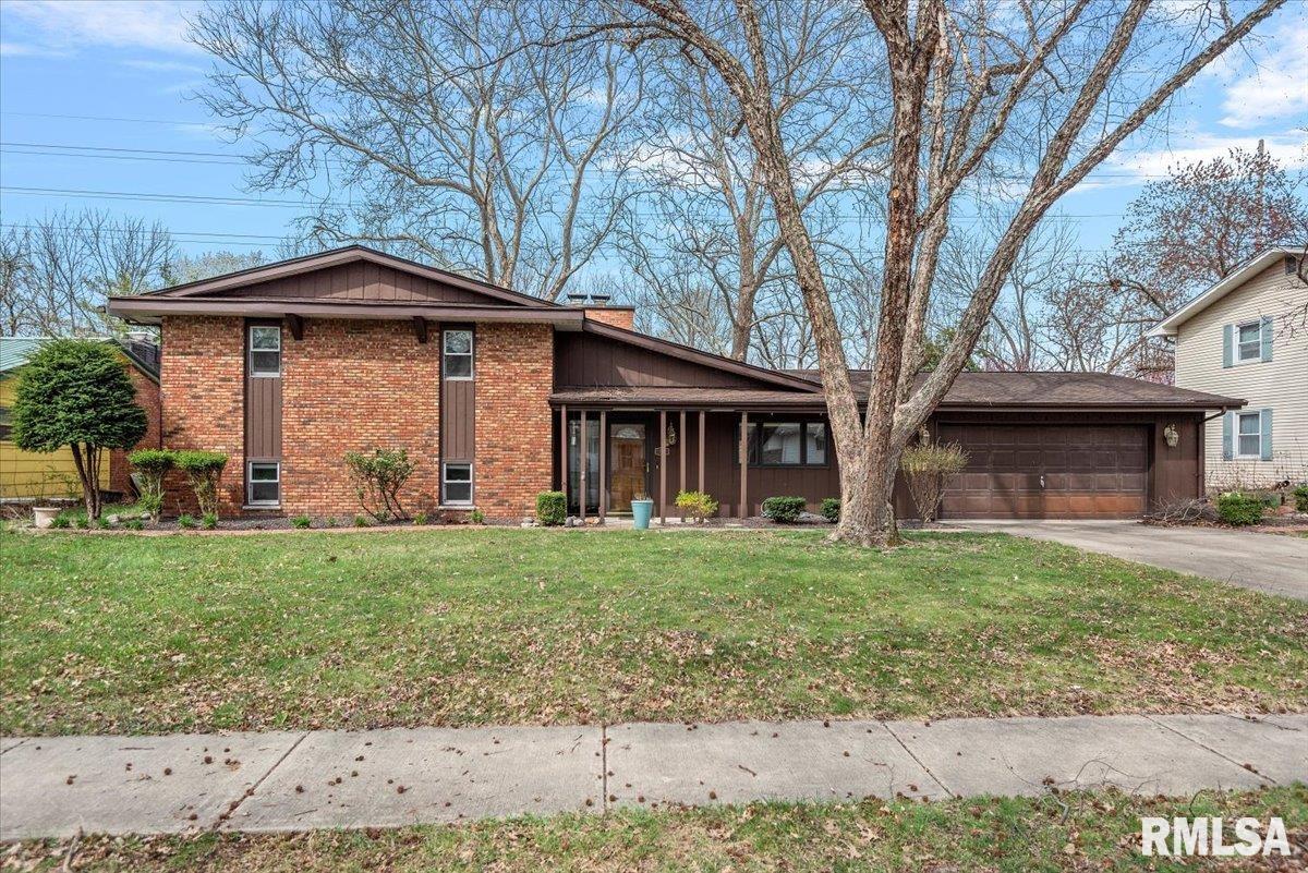 61 Bellerive Road Springfield, IL 62704 - Photo 1 of 63