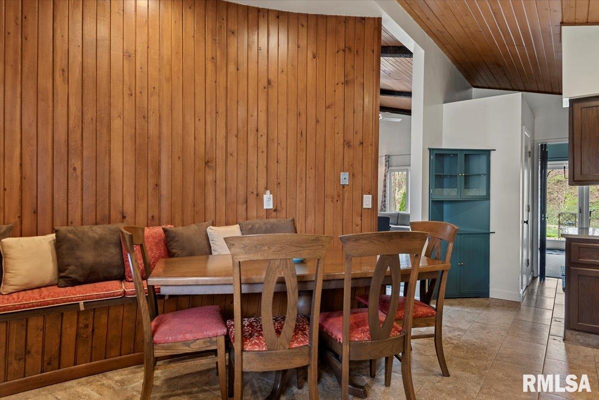 61 Bellerive Road Springfield, IL 62704 - Photo 18 of 63