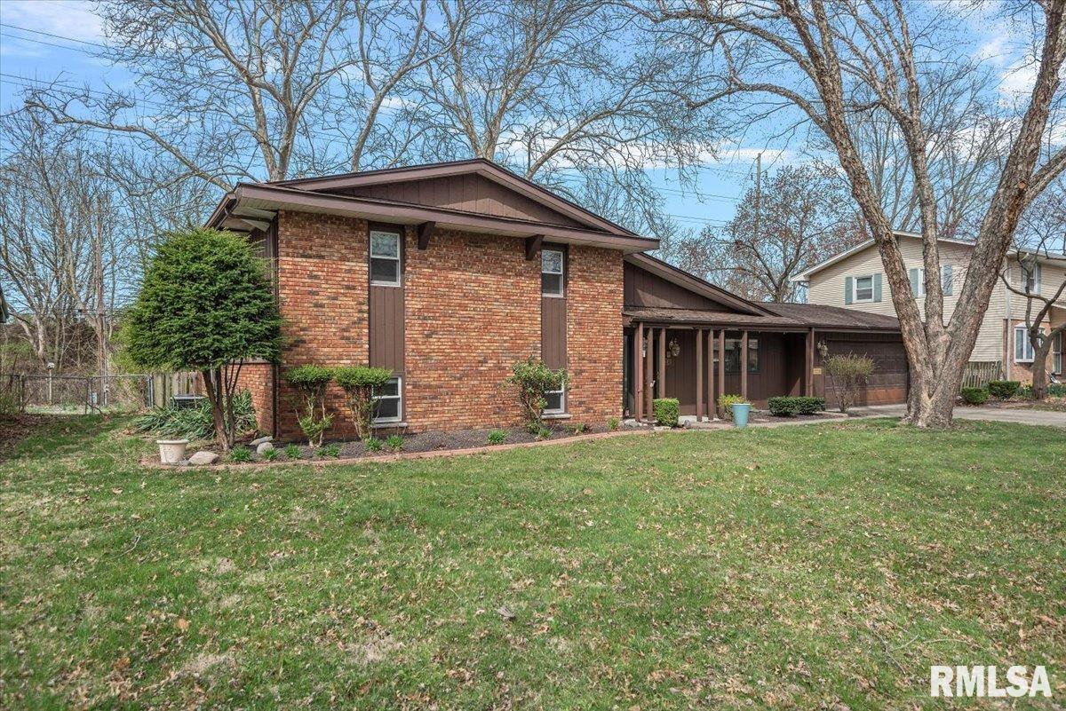 61 Bellerive Road Springfield, IL 62704 - Photo 3 of 63