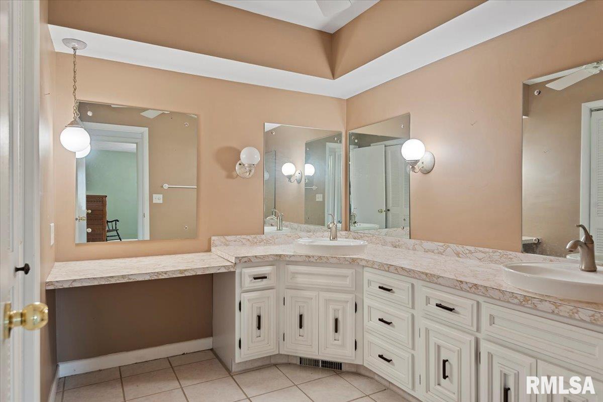 61 Bellerive Road Springfield, IL 62704 - Photo 33 of 63
