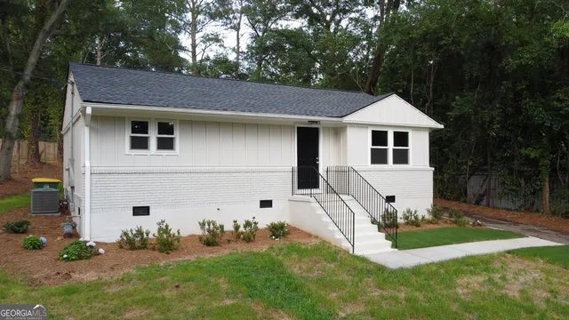 a front view of house with yard