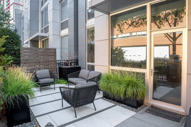 $6,000 | 1917 South Calumet Avenue, Chicago, IL 60616