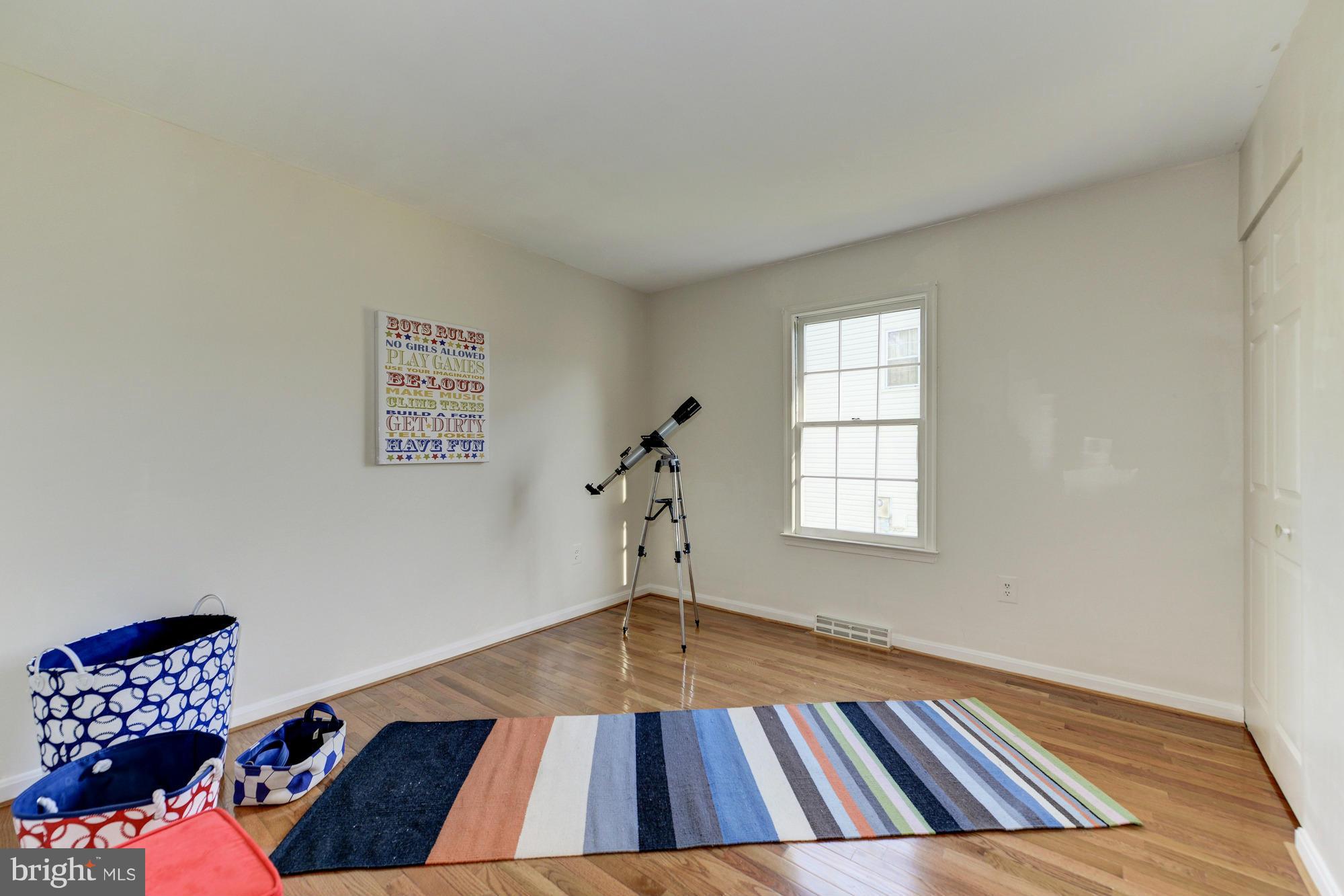 8700 Shadowlake Way Springfield, VA 22153 - Photo 19 of 30 Bedroom 2