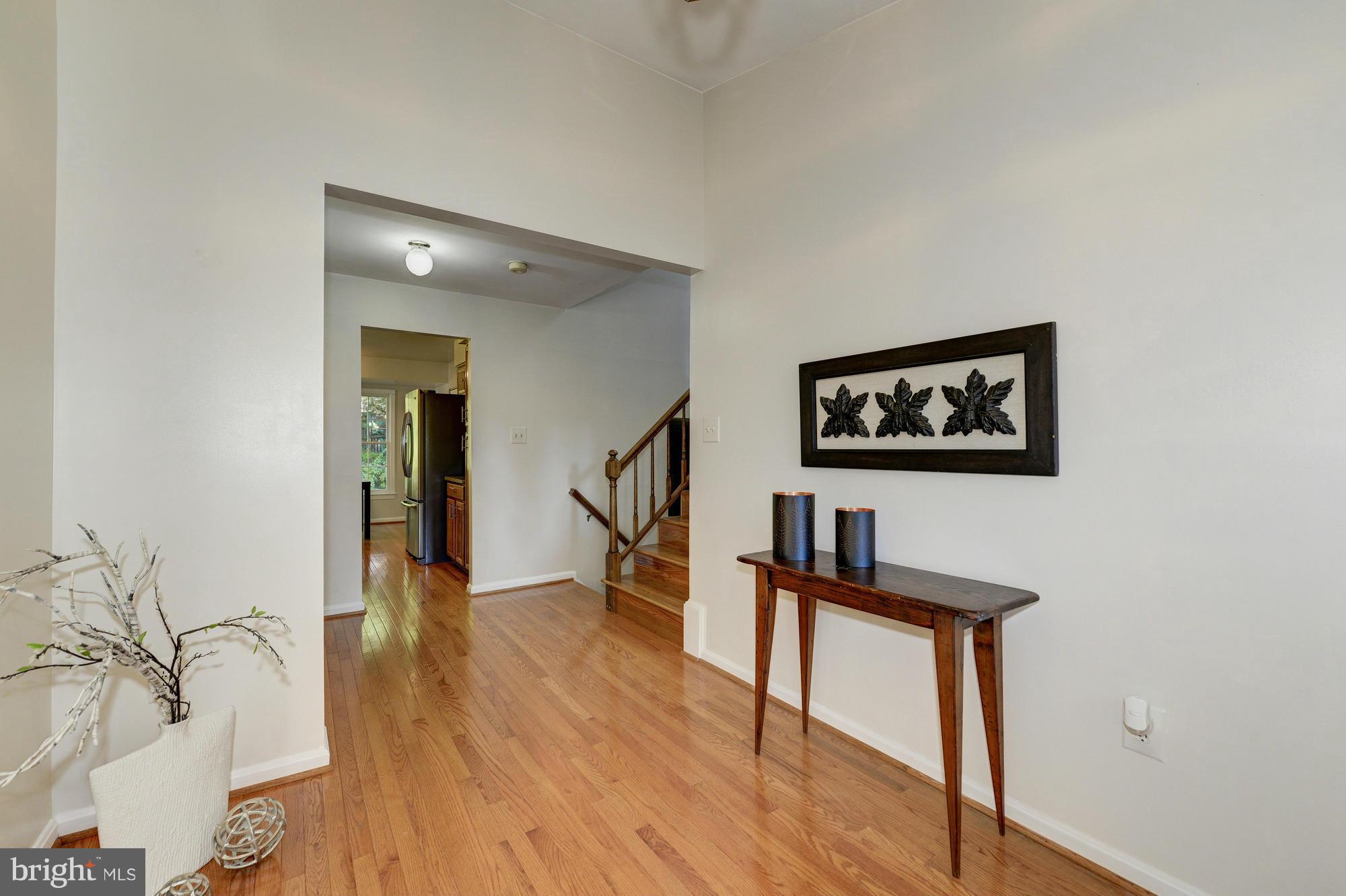 8700 Shadowlake Way Springfield, VA 22153 - Photo 5 of 30 Spacious Foyer