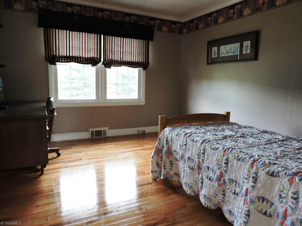 496 Willow Oak Road High Point, NC 27262 - Photo 11 of 22 Gallery Image 11