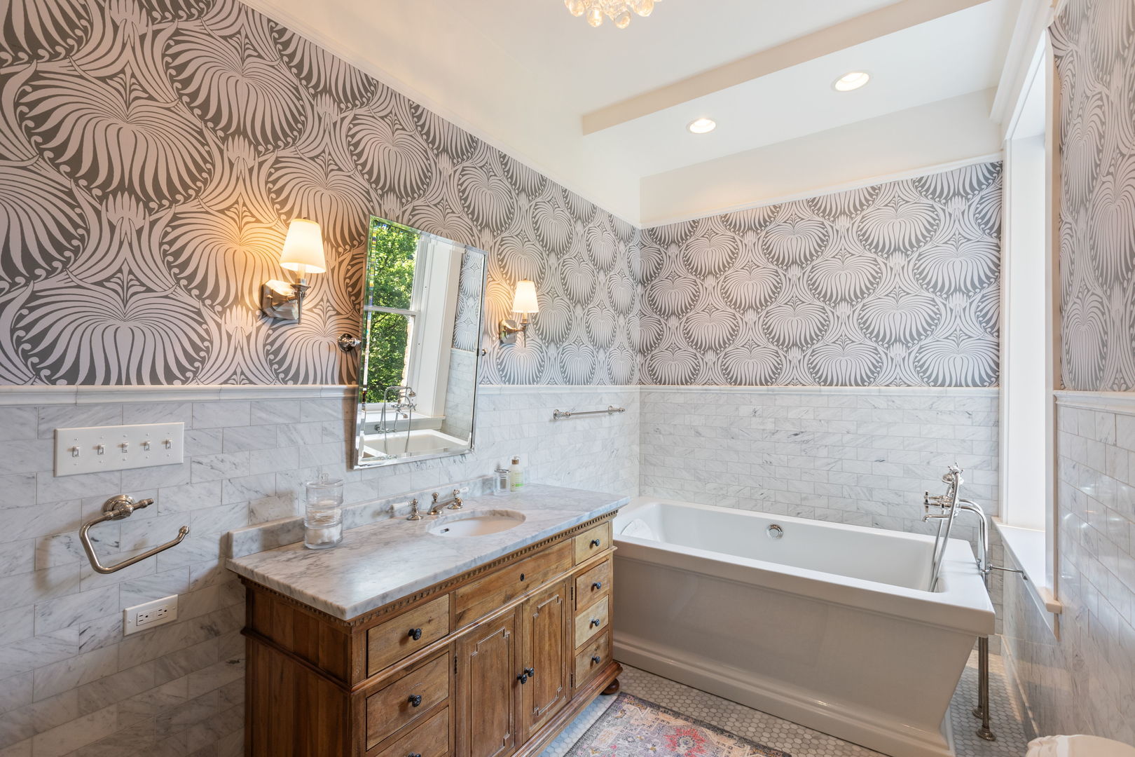 316 Elizabeth Place Geneva, IL 60134 - Photo 24 of 42 a bathroom with a sink and a bathtub