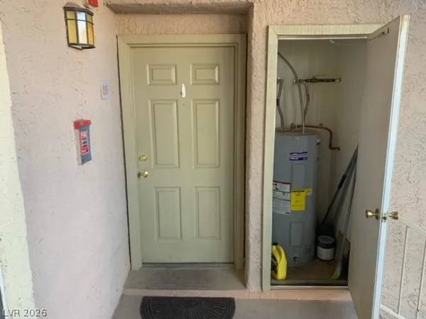 $1,300 | 2008 Mesquite Lane, Unit 205, Laughlin, NV 89029