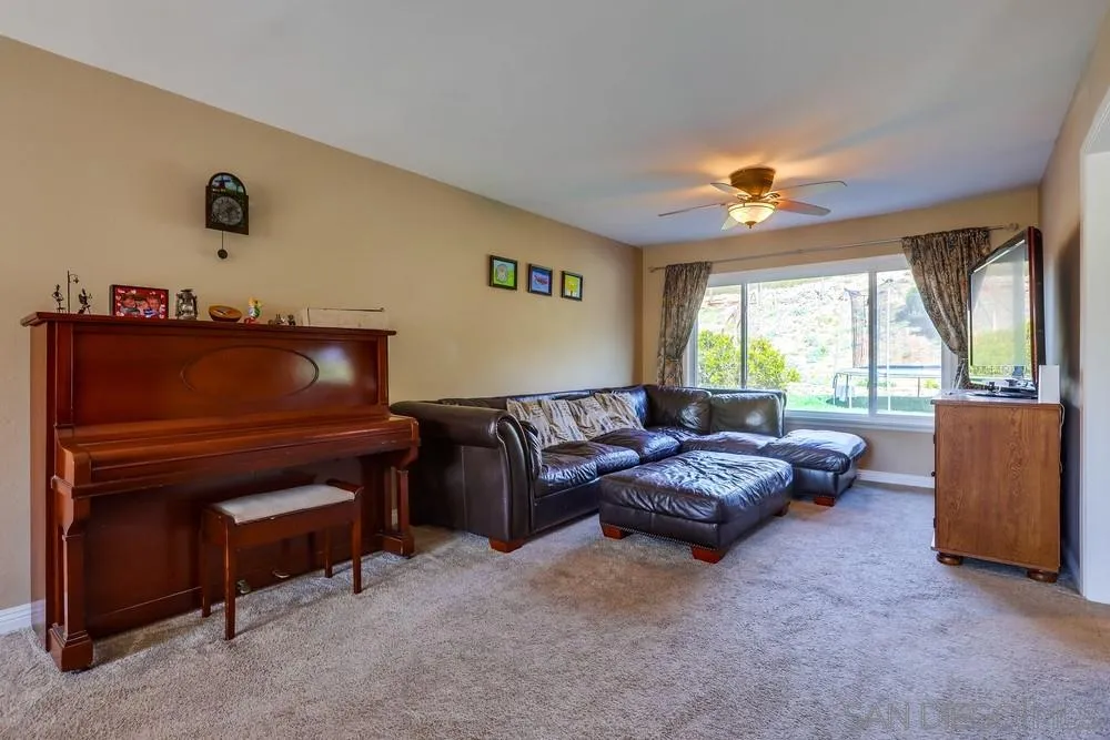 17580 Montero Road San Diego, CA 92128 - Photo 8 of 24