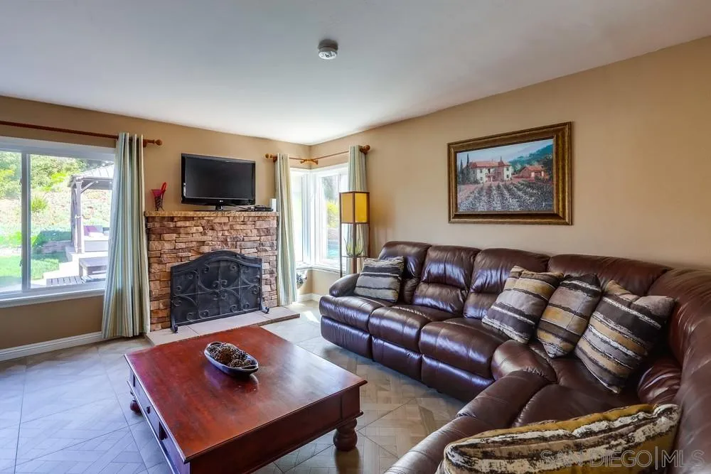 17580 Montero Road San Diego, CA 92128 - Photo 9 of 24