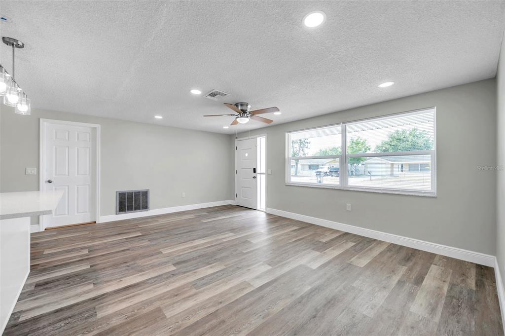 10900 Queens Road Port Richey, FL 34668 - Photo 5 of 20 Gallery Image 5