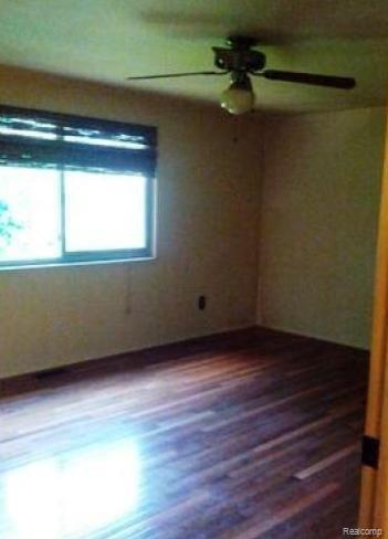 43724 Oakbrook Road Canton, MI 48187 - Photo 4 of 6 7092584759 Bed ROom2.JPG