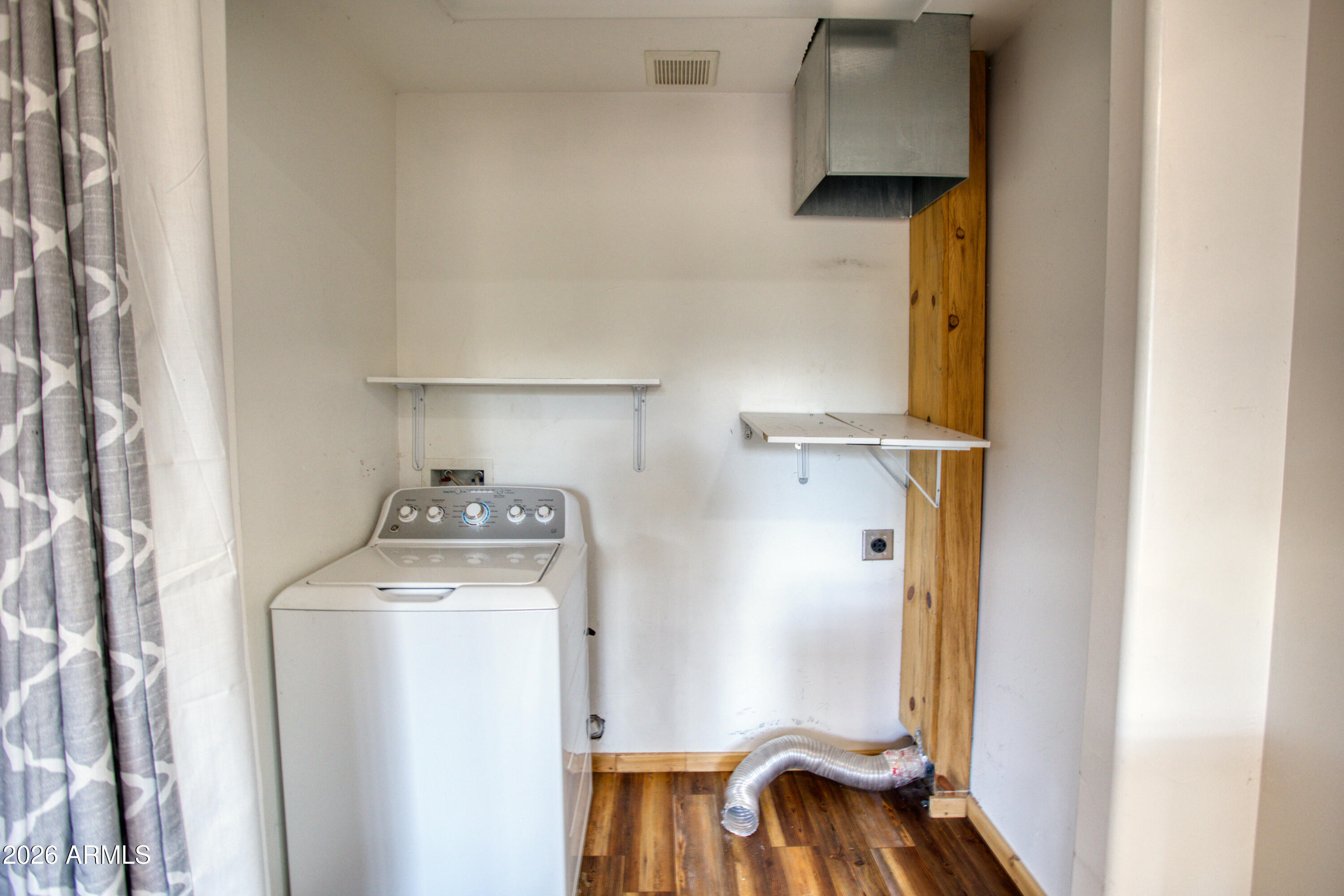 1420 Meadow View Place Show Low, AZ 85901 - Photo 22 of 25 a view of washer and dryer