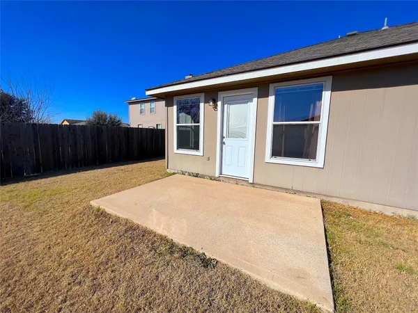$1,995 | 102 Wren Cove, Hutto, TX 78634