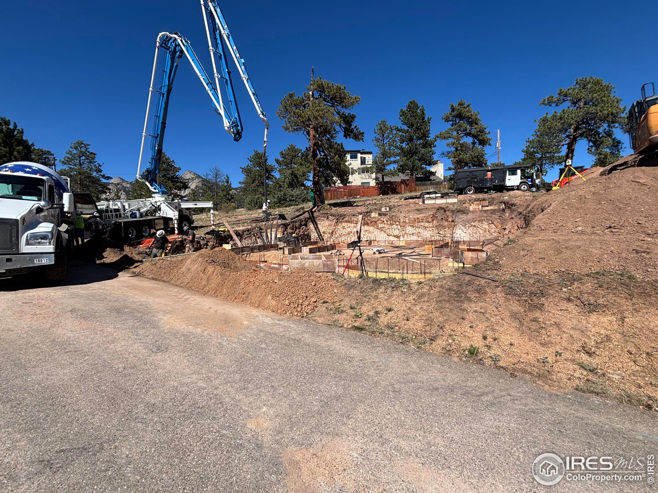 293 Overlook Court Estes Park, CO 80517 - Photo 10 of 12 a view of a backyard of the house