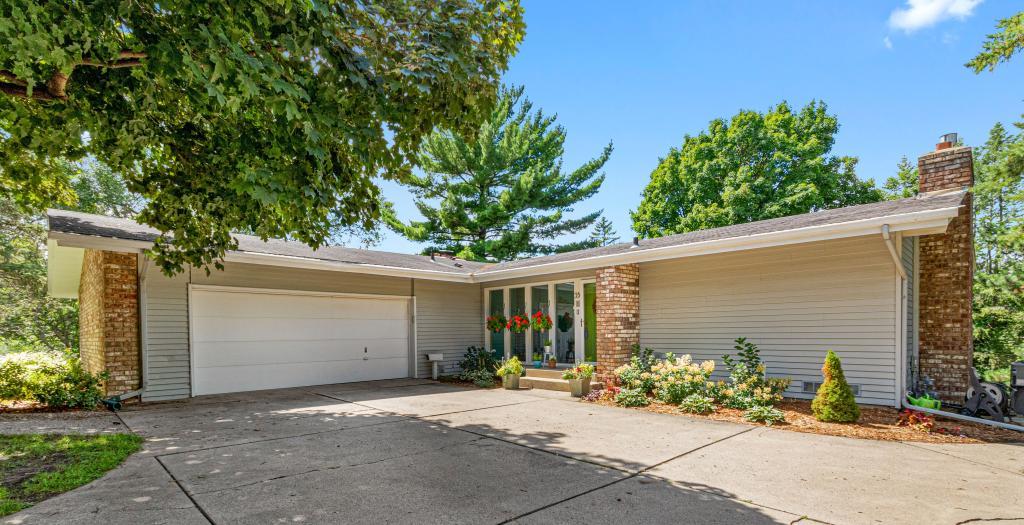 33 Somerset Road Mendota Heights, MN 55118 - Photo 1 of 1 Gallery Image 1