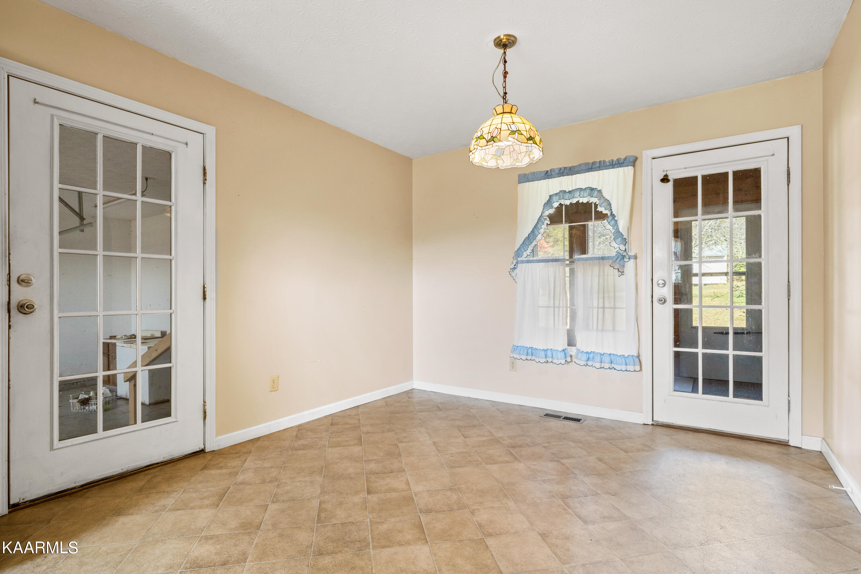 410 Morie Road Dandridge, TN 37725 - Photo 11 of 31 Positive Perceptions-9