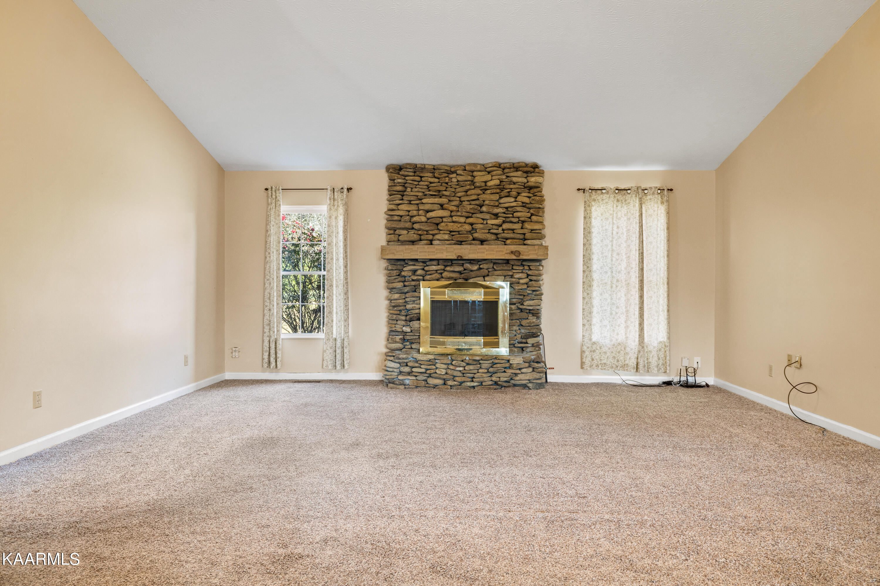 410 Morie Road Dandridge, TN 37725 - Photo 4 of 31 Positive Perceptions-5