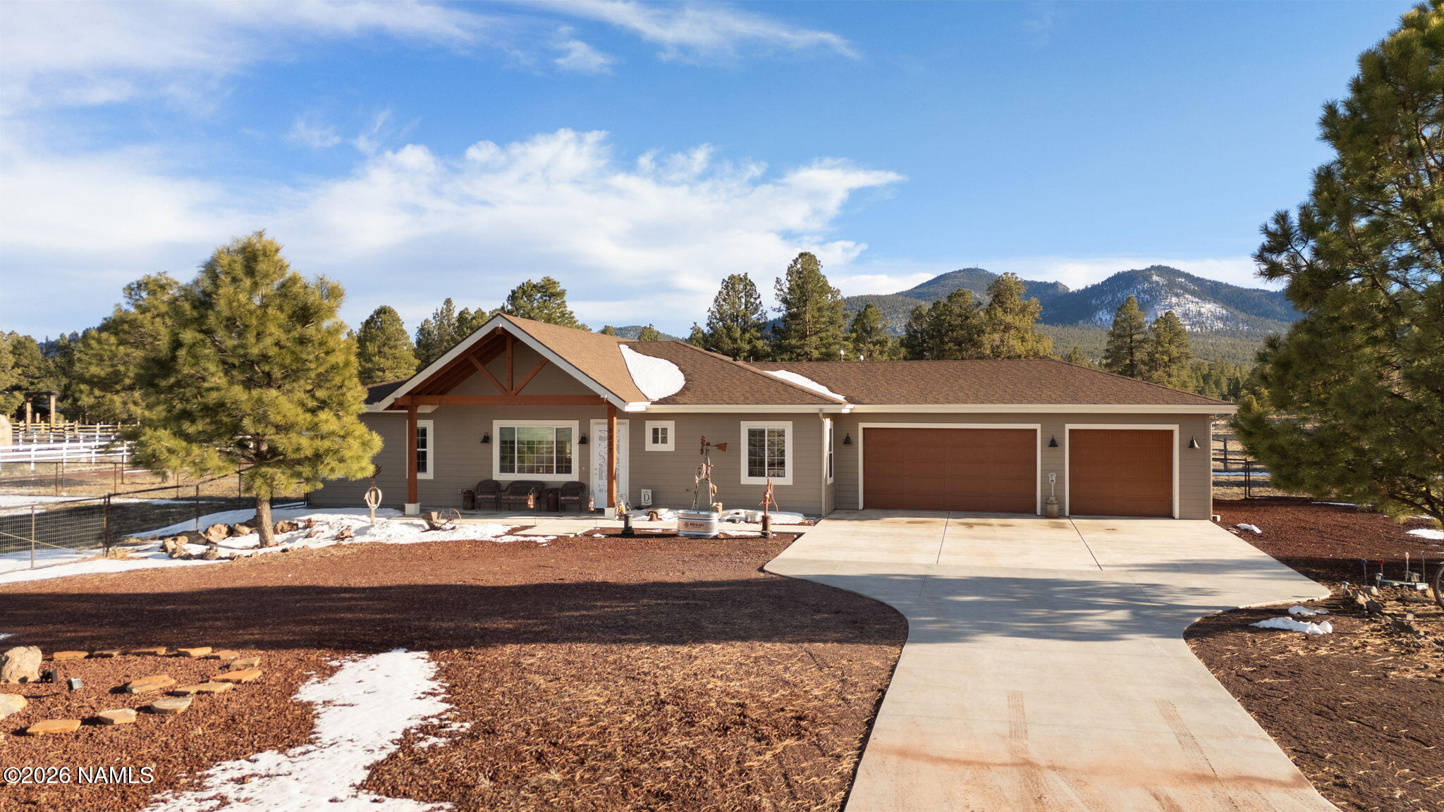 2557 Lazy E Road Williams, AZ 86046 - Photo 44 of 51 a front view of a house with a yard