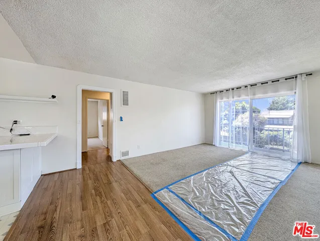 $4,390 | 440 Raymond Avenue, Unit 20, Santa Monica, CA 90405