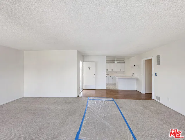 $4,390 | 440 Raymond Avenue, Unit 20, Santa Monica, CA 90405