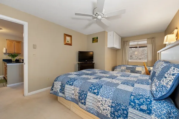 $229,900 | 10 Lakeside W Drive, Unit 53, Lincoln, NH 03251