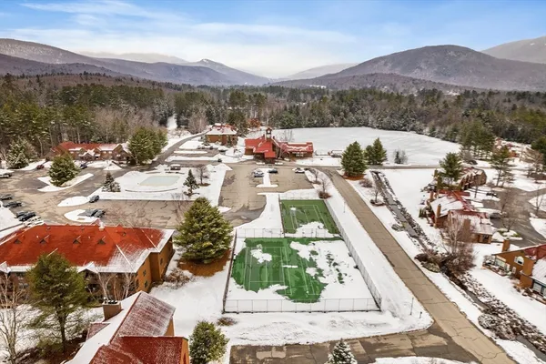 $229,900 | 10 Lakeside W Drive, Unit 53, Lincoln, NH 03251