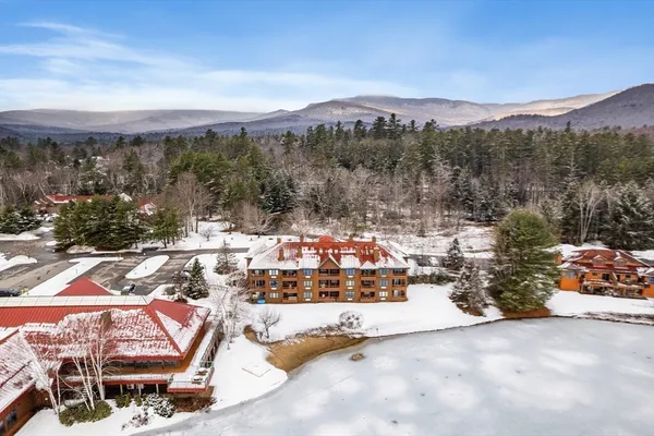 $229,900 | 10 Lakeside W Drive, Unit 53, Lincoln, NH 03251