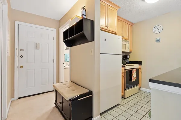 $229,900 | 10 Lakeside W Drive, Unit 53, Lincoln, NH 03251