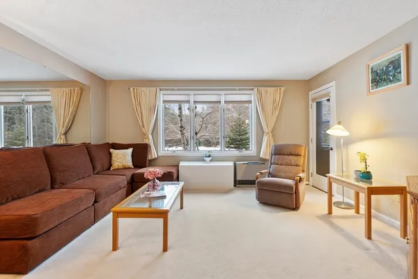 $229,900 | 10 Lakeside W Drive, Unit 53, Lincoln, NH 03251