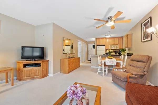 $229,900 | 10 Lakeside W Drive, Unit 53, Lincoln, NH 03251