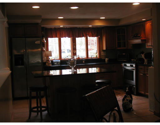 9 Herold Road Peabody, MA 01960 - Photo 6 of 14 Gallery Image 6