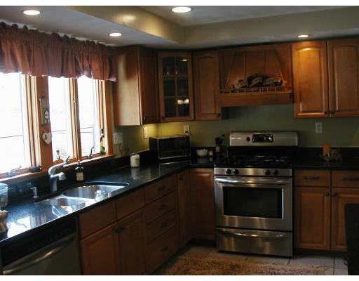 9 Herold Road Peabody, MA 01960 - Photo 8 of 14 Gallery Image 8