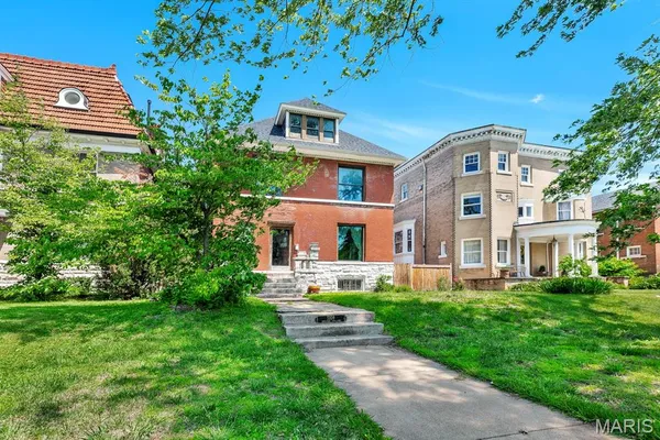 $450,000 | 5109 Waterman Boulevard, St. Louis, MO 63108