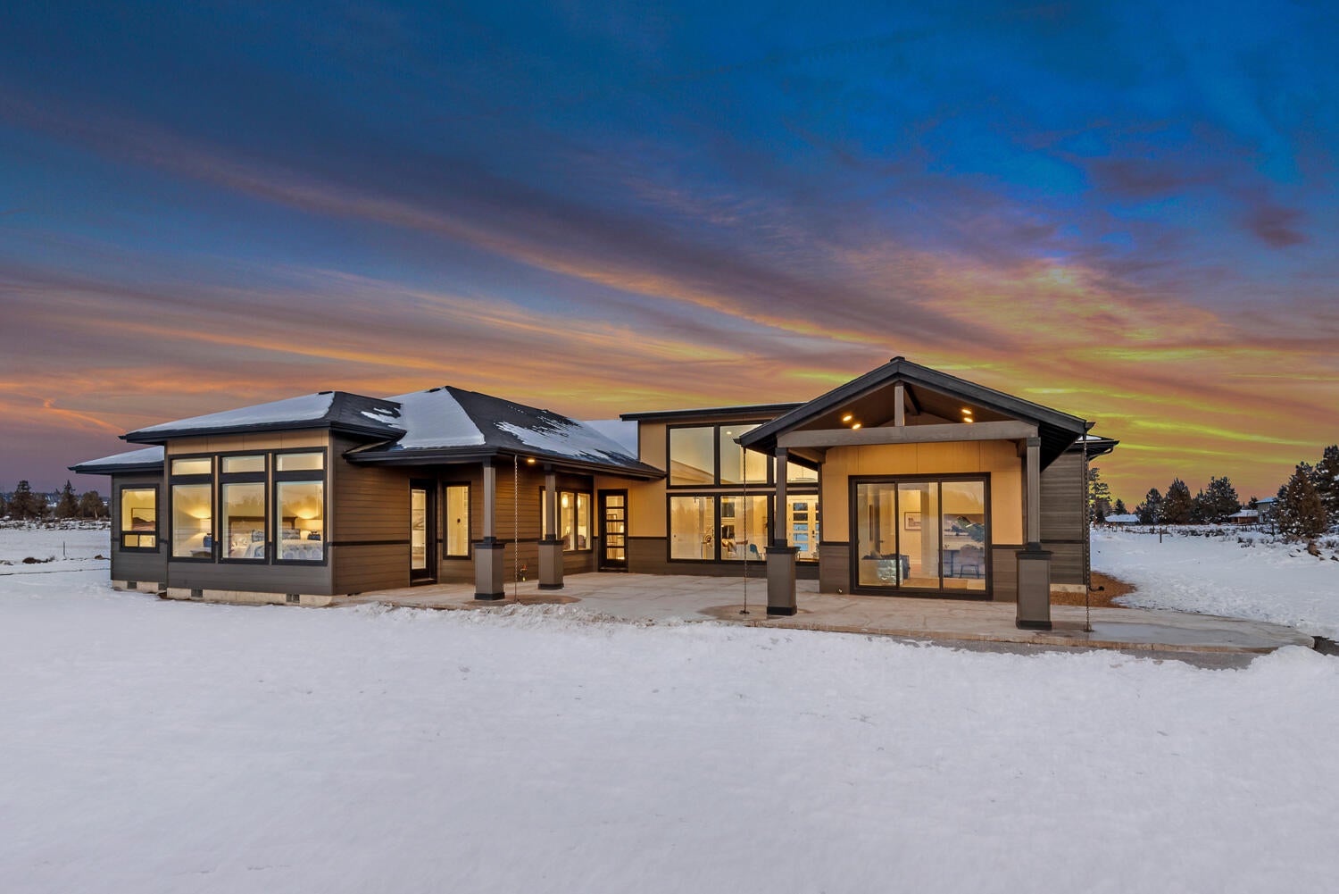 64790 Hunnell Road Bend, OR 97703 - Photo 50 of 50 Exterior - Rear Twilight