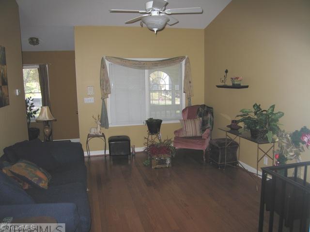 1810 Malone Road Burlington, NC 27215 - Photo 3 of 15 Den/Family/Great Room.