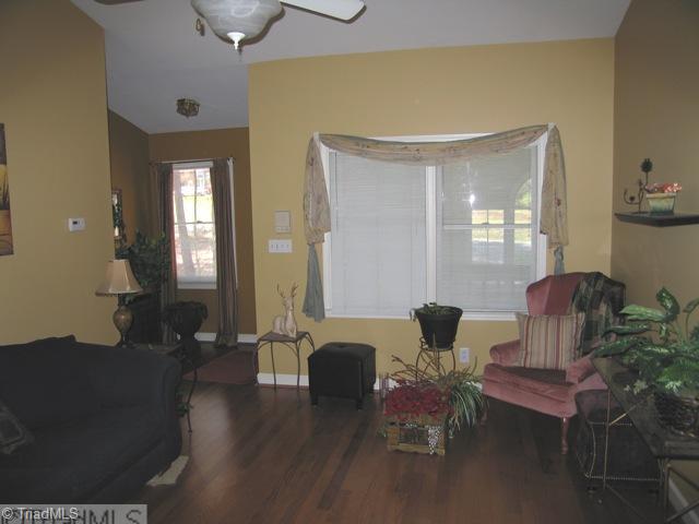 1810 Malone Road Burlington, NC 27215 - Photo 4 of 15 Den/Family/Great Room.