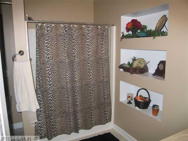 1810 Malone Road Burlington, NC 27215 - Photo 10 of 15 Master Bath/Spa.
