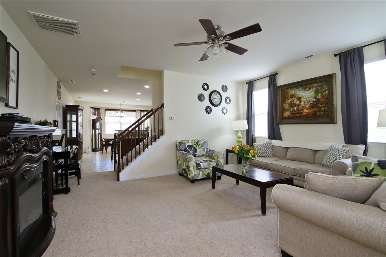 2540 Quarry Ridge Lane Raleigh, NC 27610 - Photo 13 of 30 Living/ Family Room