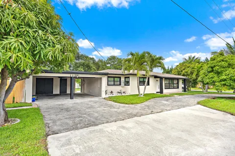 $725,000 | 117 Southeast 22nd Avenue, Boynton Beach, FL 33435